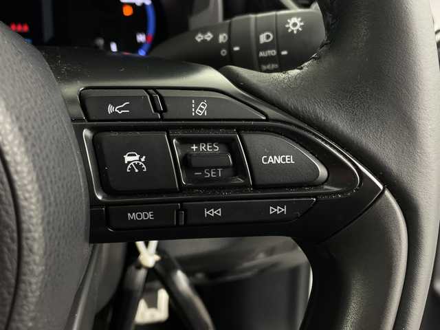 トヨタ ヤリスクロス ハイブリッド Z 新潟県 2023(令5)年 3.4万km ブラックマイカ/プラチナホワイトパールマイカ 4WD/トヨタセーフティセンス/デジタルインナーミラー/ヘッドアップディスプレイ/純正ナビ/Bluetooth/フルセグTV/バックカメラ/サイドカメラ/パワーバックドア/レーダークルーズコントロール/LEDオートライト/フォグランプ/オートハイビーム/ハーフレザーシート/シートヒーター/純正18インチアルミホイール/ステアリングリモコン/ステアリングヒーター/レーントレーシングアラート/クリアランスソナー/電格ミラー/ウィンカーミラー/ドラレコ/スマートキー/ビルトインETC