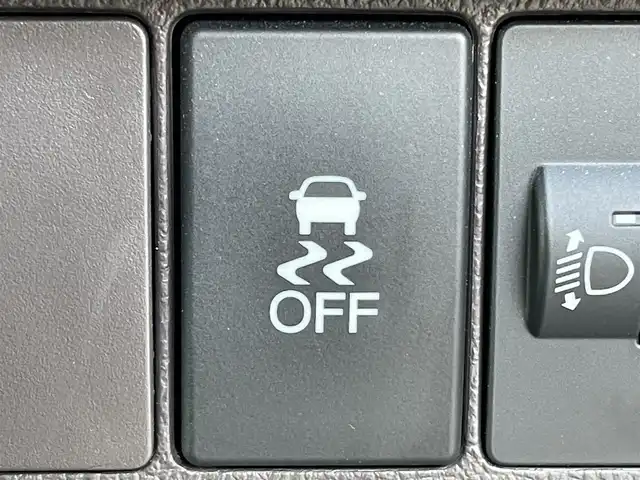 ホンダ Ｎ ＯＮＥ セレクト 兵庫県 2018(平30)年 4.2万km プレミアムアイボリーパール2トーン 純正メモリナビ/前席シートヒーター/バックカメラ/ヘッドライトレベライザ/純正フロアマット/純正ドアバイザー/ビルトインETC/ステアリングリモコン/スイッチスタート/CD/DVD/typeC入力端子/Bluetooth接続/横滑り防止装置