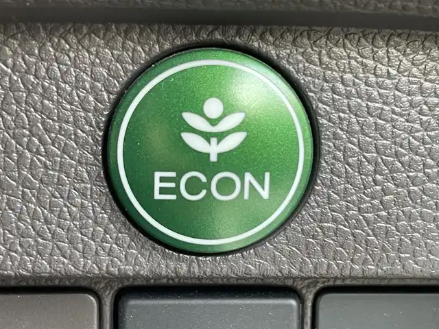 ホンダ Ｎ ＯＮＥ セレクト 兵庫県 2018(平30)年 4.2万km プレミアムアイボリーパール2トーン 純正メモリナビ/前席シートヒーター/バックカメラ/ヘッドライトレベライザ/純正フロアマット/純正ドアバイザー/ビルトインETC/ステアリングリモコン/スイッチスタート/CD/DVD/typeC入力端子/Bluetooth接続/横滑り防止装置