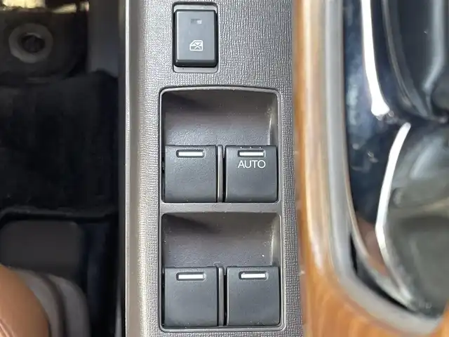 ホンダ Ｎ ＯＮＥ セレクト 兵庫県 2018(平30)年 4.2万km プレミアムアイボリーパール2トーン 純正メモリナビ/前席シートヒーター/バックカメラ/ヘッドライトレベライザ/純正フロアマット/純正ドアバイザー/ビルトインETC/ステアリングリモコン/スイッチスタート/CD/DVD/typeC入力端子/Bluetooth接続/横滑り防止装置