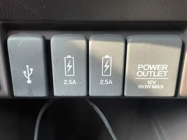 ホンダ Ｎ ＯＮＥ セレクト 兵庫県 2018(平30)年 4.2万km プレミアムアイボリーパール2トーン 純正メモリナビ/前席シートヒーター/バックカメラ/ヘッドライトレベライザ/純正フロアマット/純正ドアバイザー/ビルトインETC/ステアリングリモコン/スイッチスタート/CD/DVD/typeC入力端子/Bluetooth接続/横滑り防止装置