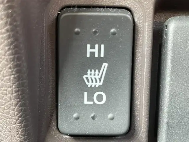 ホンダ Ｎ ＯＮＥ セレクト 兵庫県 2018(平30)年 4.2万km プレミアムアイボリーパール2トーン 純正メモリナビ/前席シートヒーター/バックカメラ/ヘッドライトレベライザ/純正フロアマット/純正ドアバイザー/ビルトインETC/ステアリングリモコン/スイッチスタート/CD/DVD/typeC入力端子/Bluetooth接続/横滑り防止装置