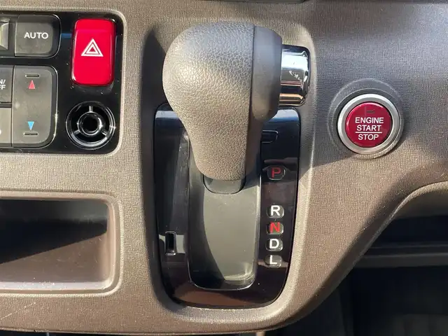 ホンダ Ｎ ＯＮＥ セレクト 兵庫県 2018(平30)年 4.2万km プレミアムアイボリーパール2トーン 純正メモリナビ/前席シートヒーター/バックカメラ/ヘッドライトレベライザ/純正フロアマット/純正ドアバイザー/ビルトインETC/ステアリングリモコン/スイッチスタート/CD/DVD/typeC入力端子/Bluetooth接続/横滑り防止装置