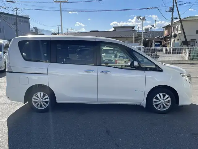 日産 セレナ