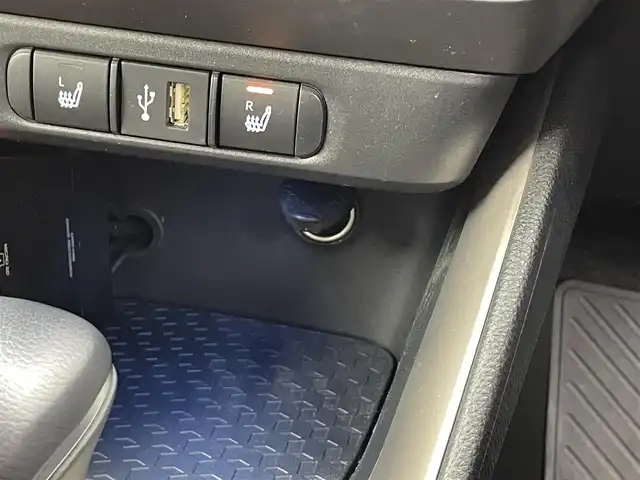 トヨタ ヤリス ハイブリッド Z 福井県 2021(令3)年 3.3万km ホワイトパールクリスタルシャイン 純正ディスプレイオーディオ/バックカメラ/ドライブレコーダー/シートヒーター/トヨタセーフティセンス/・プリクラッシュセーフティ/・レーントレーシングアシスト/・ブラインドスポットモニター/・オートマチックハイビーム/・レーダークルーズコントロール/LEDヘッドライト/オートライト/スマートキー