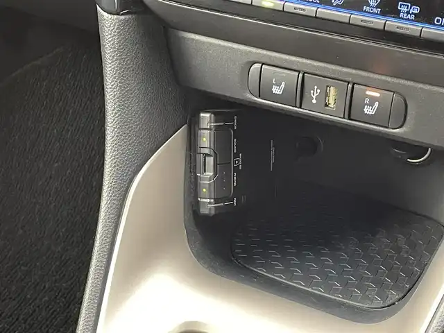 トヨタ ヤリス ハイブリッド Z 福井県 2021(令3)年 3.3万km ホワイトパールクリスタルシャイン 純正ディスプレイオーディオ/バックカメラ/ドライブレコーダー/シートヒーター/トヨタセーフティセンス/・プリクラッシュセーフティ/・レーントレーシングアシスト/・ブラインドスポットモニター/・オートマチックハイビーム/・レーダークルーズコントロール/LEDヘッドライト/オートライト/スマートキー