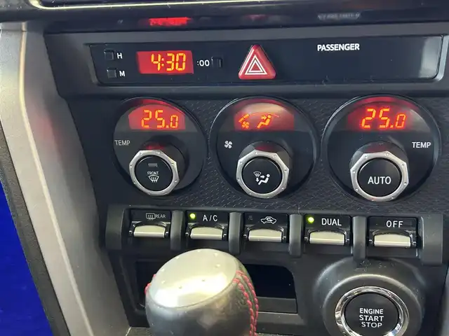 トヨタ ８６ GT 岩手県 2013(平25)年 12.9万km サテンホワイトパール 純正SDナビ/フルセグTV/純正オーディオ/バックカメラ/ETC/横滑り防止装置/オートライト/LEDヘッドライト/フォグランプ/スマートキー/プッシュスタート/電動格納ミラー/純正18インチAW/純正フロアマット/純正ドアバイザー