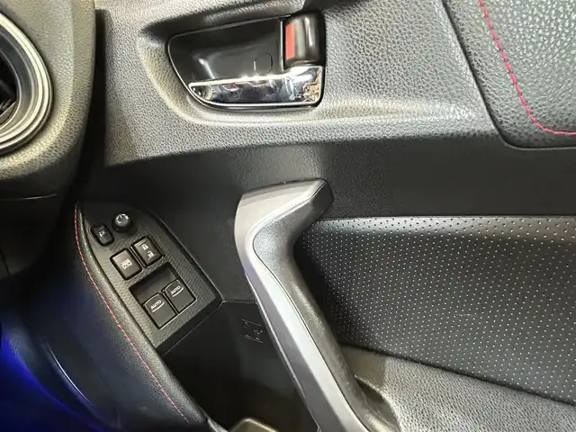 トヨタ ８６ GT 岩手県 2013(平25)年 12.9万km サテンホワイトパール 純正SDナビ/フルセグTV/純正オーディオ/バックカメラ/ETC/横滑り防止装置/オートライト/LEDヘッドライト/フォグランプ/スマートキー/プッシュスタート/電動格納ミラー/純正18インチAW/純正フロアマット/純正ドアバイザー
