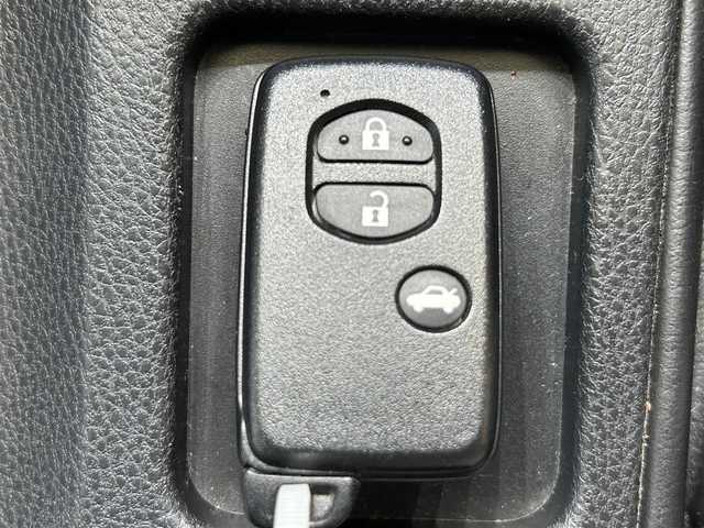トヨタ ８６ GT 愛知県 2013(平25)年 12.9万km サテンホワイトパール (株)IDOMが運営する【じしゃロン名古屋鳴海店】の自社ローン専用車両になりますこちらは現金またはオートローンご利用時の価格です。自社ローンご希望の方は別途その旨お申付け下さい/純正SDナビ/フルセグTV/バックカメラ/ETC/オートライト/フォグランプ/スマートキー/プッシュスタート/電動格納ミラー/BLITZ車高調/RAYS18インチAW/純正フロアマット/純正ドアバイザー