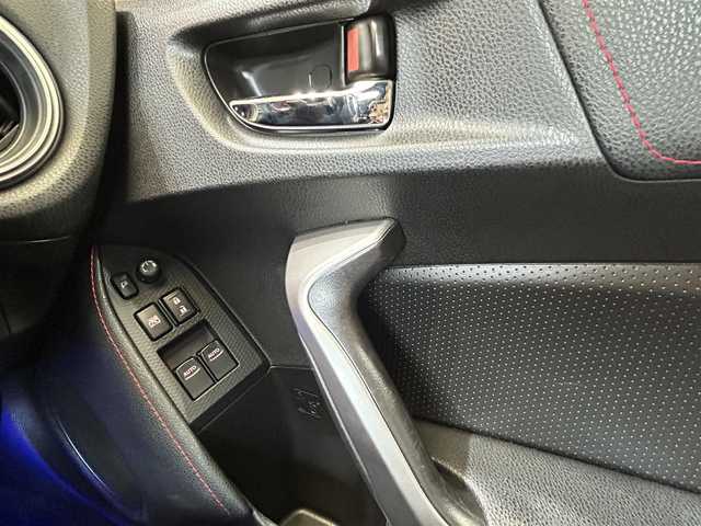 トヨタ ８６ GT 愛知県 2013(平25)年 12.9万km サテンホワイトパール (株)IDOMが運営する【じしゃロン名古屋鳴海店】の自社ローン専用車両になりますこちらは現金またはオートローンご利用時の価格です。自社ローンご希望の方は別途その旨お申付け下さい/純正SDナビ/フルセグTV/バックカメラ/ETC/オートライト/フォグランプ/スマートキー/プッシュスタート/電動格納ミラー/BLITZ車高調/RAYS18インチAW/純正フロアマット/純正ドアバイザー