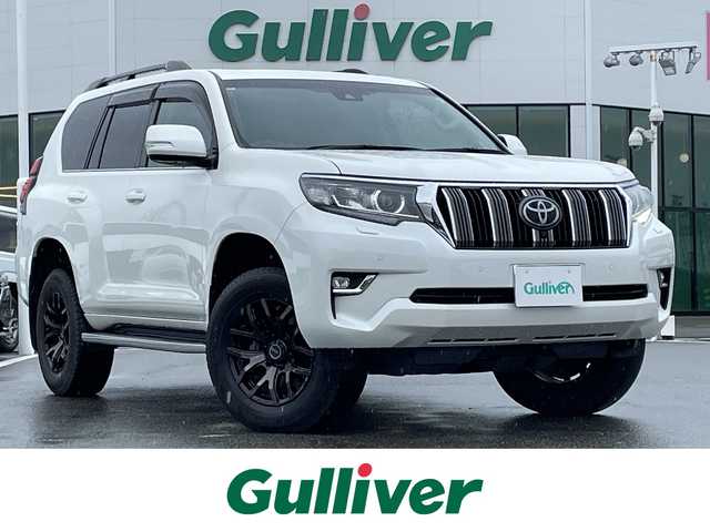 トヨタ ランドクルーザー プラド TX Lパッケージ 佐賀県 2021(令3)年 4.5万km ホワイトパールクリスタルシャイン ワンオーナー/サンルーフ/黒革シート/純正９インチナビ/・フルセグTV/AM/FM/USB/Bluetooth/全周囲カメラ/ビルトインETC2.0/D＋N席パワーシート/D＋N席シートヒーター・エアシート/ISOFIX対応/革巻きステアリング/ステアリングリモコン/社外(RAYS)17インチアルミホイール/オートマチックハイビーム/純正LEDヘッドライト/純正LEDフォグライト/純正フロアマット/純正ドアバイザ―/新車保証書/取扱説明書/スペアキー１本/トヨタセーフティセンス/・レーダークルーズコントロール/・レーンディパーチャーアラート/・クリアランスソナー/・プリクラッシュブレーキ/・ブラインドスポットモニター/・ロードサインアシスト