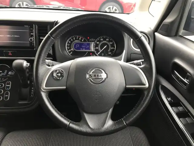 日産 デイズ ルークス ハイウェイスターX 富山県 2020(令2)年 6.3万km スパークリングレッドM 純正ナビ/フルセグTV/Bluetooth/全周囲カメラ/衝突被害軽減ブレーキ/レーンキープアシスト/コーナーセンサー/片側パワースライドドア/革巻きステアリング/ステアリングスイッチ/スマートキー/プッシュスタート/LEDヘッドライト/オートライト/オートハイビーム/ETC