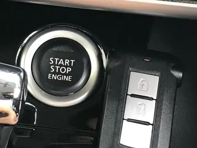 日産 デイズ ルークス ハイウェイスターX 富山県 2020(令2)年 6.3万km スパークリングレッドM 純正ナビ/フルセグTV/Bluetooth/全周囲カメラ/衝突被害軽減ブレーキ/レーンキープアシスト/コーナーセンサー/片側パワースライドドア/革巻きステアリング/ステアリングスイッチ/スマートキー/プッシュスタート/LEDヘッドライト/オートライト/オートハイビーム/ETC