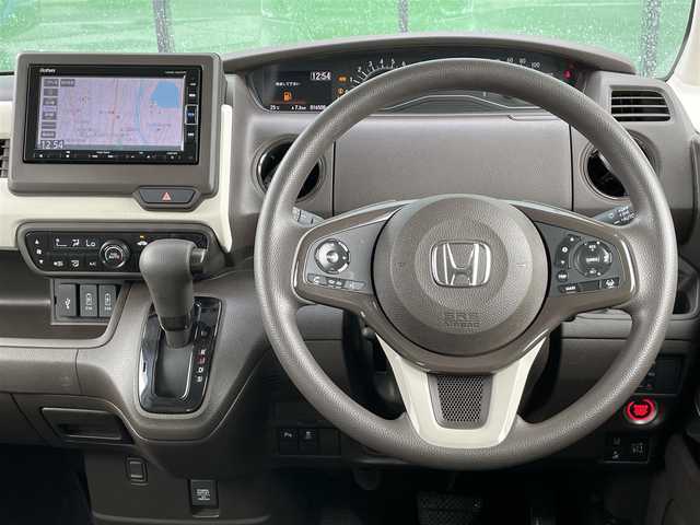 ホンダ Ｎ ＢＯＸ L 香川県 2021(令3)年 1.7万km プラチナホワイトパール 登録時走行距離：16507ｋｍ/純正SDナビゲーション/→CD/DVD 再生/→ワンセグTV/バックカメラ/シートヒーター/ステアリングリモコン/レーダークルーズコントロール/ベンチシート/片側パワースライドドア/LEDオートライト/レベライザー/後部コーナーセンサー/レーンキープアシスト/横滑り防止装置/電格ウィンカーミラー/スマートキー