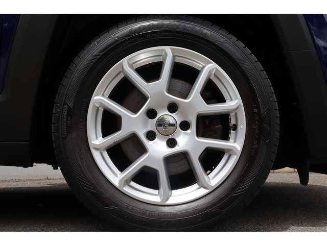 クライスラー・ジープ ジープ レネゲード リミテッド 大分県 2020(令2)年 6.5万km 青 ワンオーナー/前面衝突警報/ブラインドスポットモニター/LaneSenseTM車線逸脱警報プラス/純正ナビ/CarPlay/Bluetooth/バックカメラ/白革/シートヒーター/パワーシーター/ステアリングヒーター/純正17インチAW/ETC/純正前後ドライブレコーダー