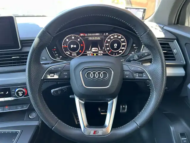 アウディ Ｑ５ 40TDIクワトロ スポーツ 岐阜県 2019(令1)年 4万km 黒 Sラインパッケージ/アシスタンスパッケージ/ダイナミックターンインジゲーター/アウディプレセンスベーシック/アウディプレセンスリア/サウンドビューカメラ/アダプティブクルーズコントロール/アクティブレーンアシスト/アウディプレセンスシティ/アウディサイドアシスト/純正MMIナビゲーション/Bluetooth/スマートフォンインターフェイス/AppleCarPlay/Android Auto/バーチャルコックピット/S lineパッケージ/スポーツサスペンション/アルミホイール/アルカンターラ/ヘッドライニングブラック/マルチカラーアンビエントライティング/ステンレススチールフットペダル
