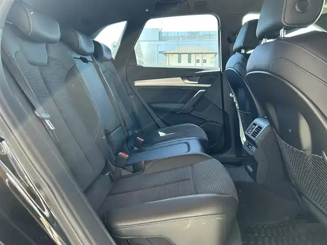 アウディ Ｑ５ 40TDIクワトロ スポーツ 岐阜県 2019(令1)年 4万km 黒 Sラインパッケージ/アシスタンスパッケージ/ダイナミックターンインジゲーター/アウディプレセンスベーシック/アウディプレセンスリア/サウンドビューカメラ/アダプティブクルーズコントロール/アクティブレーンアシスト/アウディプレセンスシティ/アウディサイドアシスト/純正MMIナビゲーション/Bluetooth/スマートフォンインターフェイス/AppleCarPlay/Android Auto/バーチャルコックピット/S lineパッケージ/スポーツサスペンション/アルミホイール/アルカンターラ/ヘッドライニングブラック/マルチカラーアンビエントライティング/ステンレススチールフットペダル