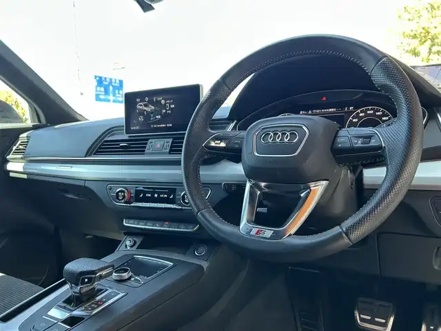 アウディ Ｑ５ 40TDIクワトロ スポーツ 岐阜県 2019(令1)年 4万km 黒 Sラインパッケージ/アシスタンスパッケージ/ダイナミックターンインジゲーター/アウディプレセンスベーシック/アウディプレセンスリア/サウンドビューカメラ/アダプティブクルーズコントロール/アクティブレーンアシスト/アウディプレセンスシティ/アウディサイドアシスト/純正MMIナビゲーション/Bluetooth/スマートフォンインターフェイス/AppleCarPlay/Android Auto/バーチャルコックピット/S lineパッケージ/スポーツサスペンション/アルミホイール/アルカンターラ/ヘッドライニングブラック/マルチカラーアンビエントライティング/ステンレススチールフットペダル