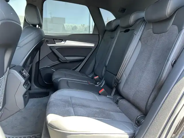 アウディ Ｑ５ 40TDIクワトロ スポーツ 岐阜県 2019(令1)年 4万km 黒 Sラインパッケージ/アシスタンスパッケージ/ダイナミックターンインジゲーター/アウディプレセンスベーシック/アウディプレセンスリア/サウンドビューカメラ/アダプティブクルーズコントロール/アクティブレーンアシスト/アウディプレセンスシティ/アウディサイドアシスト/純正MMIナビゲーション/Bluetooth/スマートフォンインターフェイス/AppleCarPlay/Android Auto/バーチャルコックピット/S lineパッケージ/スポーツサスペンション/アルミホイール/アルカンターラ/ヘッドライニングブラック/マルチカラーアンビエントライティング/ステンレススチールフットペダル