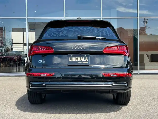 アウディ Ｑ５ 40TDIクワトロ スポーツ 岐阜県 2019(令1)年 4万km 黒 Sラインパッケージ/アシスタンスパッケージ/ダイナミックターンインジゲーター/アウディプレセンスベーシック/アウディプレセンスリア/サウンドビューカメラ/アダプティブクルーズコントロール/アクティブレーンアシスト/アウディプレセンスシティ/アウディサイドアシスト/純正MMIナビゲーション/Bluetooth/スマートフォンインターフェイス/AppleCarPlay/Android Auto/バーチャルコックピット/S lineパッケージ/スポーツサスペンション/アルミホイール/アルカンターラ/ヘッドライニングブラック/マルチカラーアンビエントライティング/ステンレススチールフットペダル