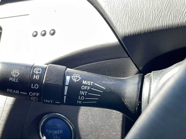 トヨタ プリウス S 熊本県 2012(平24)年 9.8万km ブラック (株)IDOMが運営する【じしゃロン熊本店】の自社ローン専用車両になります。/こちらは現金またはオートローンご利用時の価格です。自社ローンご希望の方は別途その旨お申付け下さい/純正ナビ（ＴＶ　ＣＤ）　/バックカメラ　/ビルトインＥＴＣ　/純正アルミホイール　/ステアリングスイッチ　/Ｗ＋サイドエアバッグ　/ＡＡＣ　/電動格納ミラー　/キセノンヘッドライト　/オートライト