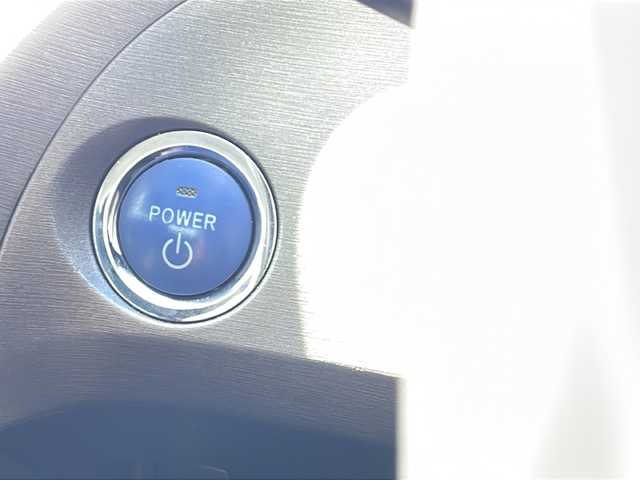 トヨタ プリウス S 熊本県 2012(平24)年 9.8万km ブラック (株)IDOMが運営する【じしゃロン熊本店】の自社ローン専用車両になります。/こちらは現金またはオートローンご利用時の価格です。自社ローンご希望の方は別途その旨お申付け下さい/純正ナビ（ＴＶ　ＣＤ）　/バックカメラ　/ビルトインＥＴＣ　/純正アルミホイール　/ステアリングスイッチ　/Ｗ＋サイドエアバッグ　/ＡＡＣ　/電動格納ミラー　/キセノンヘッドライト　/オートライト