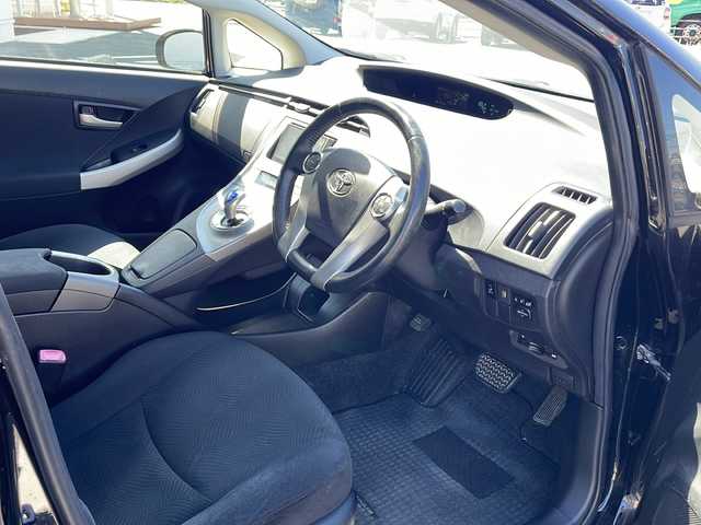 トヨタ プリウス S 熊本県 2012(平24)年 9.8万km ブラック (株)IDOMが運営する【じしゃロン熊本店】の自社ローン専用車両になります。/こちらは現金またはオートローンご利用時の価格です。自社ローンご希望の方は別途その旨お申付け下さい/純正ナビ（ＴＶ　ＣＤ）　/バックカメラ　/ビルトインＥＴＣ　/純正アルミホイール　/ステアリングスイッチ　/Ｗ＋サイドエアバッグ　/ＡＡＣ　/電動格納ミラー　/キセノンヘッドライト　/オートライト