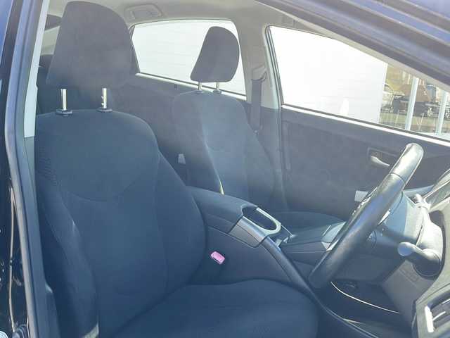 トヨタ プリウス S 熊本県 2012(平24)年 9.8万km ブラック (株)IDOMが運営する【じしゃロン熊本店】の自社ローン専用車両になります。/こちらは現金またはオートローンご利用時の価格です。自社ローンご希望の方は別途その旨お申付け下さい/純正ナビ（ＴＶ　ＣＤ）　/バックカメラ　/ビルトインＥＴＣ　/純正アルミホイール　/ステアリングスイッチ　/Ｗ＋サイドエアバッグ　/ＡＡＣ　/電動格納ミラー　/キセノンヘッドライト　/オートライト