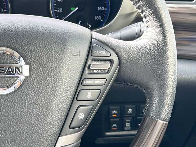 日産 エルグランド 250HWS S アーバンクロム 岩手県 2019(令1)年 5.7万km ブリリアントホワイトパール ワンオーナー/4WD/純正ナビ/DVD/CD/MSV/フルセグTV/全周囲カメラ/ハーフレザーシート/両側パワースライドドア/純正エアロ/NISMO１９インチアルミホイール/純正LEDヘッドライト/純正フォグランプ/オートライト/パワーバックドア/ウッドコンビステアリング/ステアリングスイッチ/クルーズコントロール/ウッド調パネル/助手席/セカンドシートオットマン/衝突被害軽減ブレーキ/LKA/横滑り防止/コーナーセンサー/スマートキー×２/ビルトインETC/純正フロアマット/ドアバイザー/電動格納ウインカードアミラー