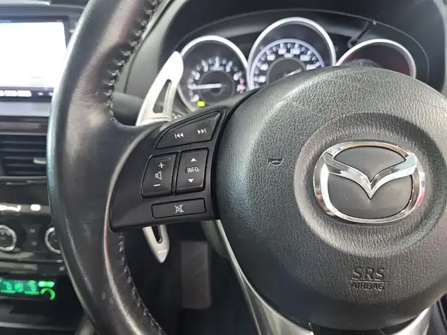 マツダ アテンザ セダン 25S Lパッケージ 兵庫県 2014(平26)年 8.7万km ディープクリスタルブルーマイカ 〇社外ナビ/〇フルセグTV/〇バックカメラ/〇ETC/〇レーダークルーズコントロール/〇リアビークルモニタリングシステム/〇SRSエアバッグ/〇スマートブレーキサポート/〇左右独立温度調整オートエアコン/〇革巻きステアリングホイール/〇パドルシフト/〇白本革シート/〇シートヒーター/パワーシート/〇純正19インチアルミホイール/〇アドバンストキーレスエントリーシステム/〇禁煙車