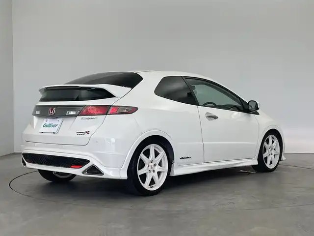 ホンダ シビック タイプR ユーロ 埼玉県 2009(平21)年 10万km チャンピオンシップホワイト 純正オーディオ　ＥＴＣ　ＨＩＤヘッドライト　Ｒｓｐｅｃシート　純正アルミホイール　６速ＭＴ　プッシュスタート　キーレス　フォグランプ　ステアリングスイッチ　ＣＤ再生　リアソナー　純正フロアマット