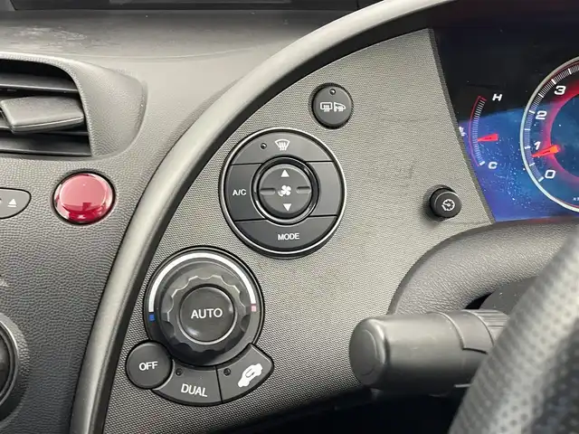 ホンダ シビック タイプR ユーロ 埼玉県 2009(平21)年 10万km チャンピオンシップホワイト 純正オーディオ　ＥＴＣ　ＨＩＤヘッドライト　Ｒｓｐｅｃシート　純正アルミホイール　６速ＭＴ　プッシュスタート　キーレス　フォグランプ　ステアリングスイッチ　ＣＤ再生　リアソナー　純正フロアマット
