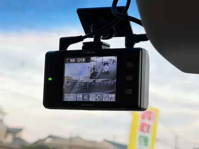 スバル エクシーガクロスオーバー７ 2．5i アイサイト 兵庫県 2016(平28)年 14.1万km クリスタルホワイトP 社外メモリーナビ/（CD/DVD/BT/フルセグTV）/バックカメラ/フリップダウンモニター/ハーフレザーシート/前席シートヒーター/アイサイト/HIDヘッドライト/AUTOライト/アイドリングストップ/前後ドライブレコーダー/ETC/スマートキー/スペアキー/保証書/取扱説明書