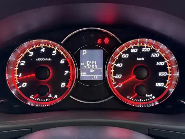 スバル エクシーガクロスオーバー７ 2．5i アイサイト 兵庫県 2016(平28)年 14.1万km クリスタルホワイトP 社外メモリーナビ/（CD/DVD/BT/フルセグTV）/バックカメラ/フリップダウンモニター/ハーフレザーシート/前席シートヒーター/アイサイト/HIDヘッドライト/AUTOライト/アイドリングストップ/前後ドライブレコーダー/ETC/スマートキー/スペアキー/保証書/取扱説明書