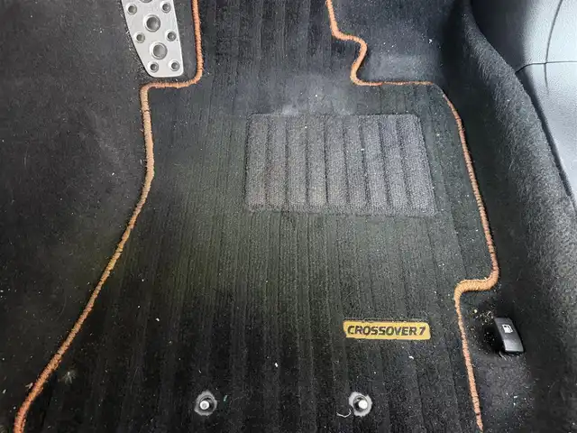 スバル エクシーガクロスオーバー７ 2．5i アイサイト 兵庫県 2016(平28)年 14.1万km クリスタルホワイトP 社外メモリーナビ/（CD/DVD/BT/フルセグTV）/バックカメラ/フリップダウンモニター/ハーフレザーシート/前席シートヒーター/アイサイト/HIDヘッドライト/AUTOライト/アイドリングストップ/前後ドライブレコーダー/ETC/スマートキー/スペアキー/保証書/取扱説明書