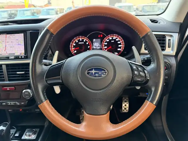 スバル エクシーガクロスオーバー７ 2．5i アイサイト 兵庫県 2016(平28)年 14.1万km クリスタルホワイトP 社外メモリーナビ/（CD/DVD/BT/フルセグTV）/バックカメラ/フリップダウンモニター/ハーフレザーシート/前席シートヒーター/アイサイト/HIDヘッドライト/AUTOライト/アイドリングストップ/前後ドライブレコーダー/ETC/スマートキー/スペアキー/保証書/取扱説明書