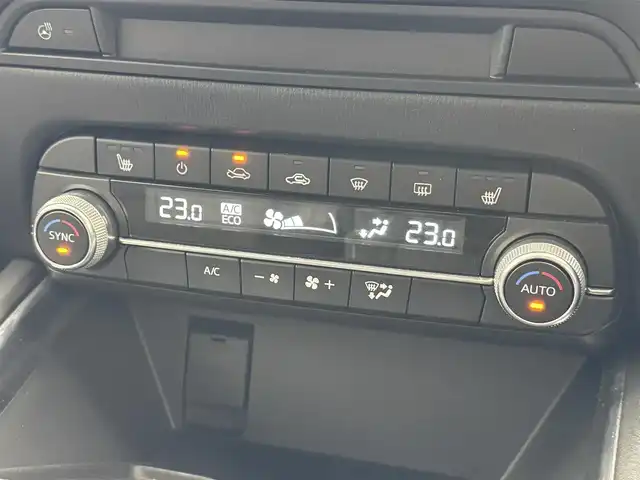 マツダ ＣＸ－５ XD スポーツアピアランス 滋賀県 2022(令4)年 1.9万km ソニックシルバーM 純正10.25インチナビ/【Bluetooth/USB/フルセグTV】/レザーシート/全方位カメラ/追従クルーズコントロール/ブラインドスポットモニタリング/クリアランスソナー/LEDヘッドライト/オートマチックハイビーム/衝突軽減ブレーキ/D/Nパワーシート/全席シートヒーター/ステアリングヒーター/パワーバックドア/ワイヤレス充電/ヘッドアップディスプレイ/MTモード付AT/プッシュスタート/スマートキー/ステアリングリモコン