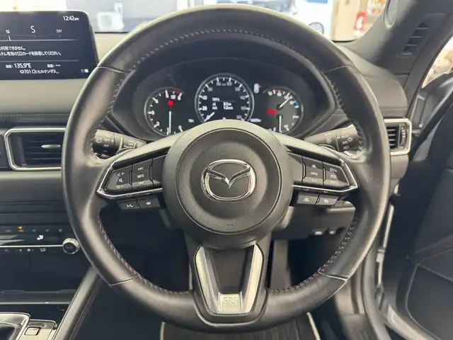 マツダ ＣＸ－５ XD スポーツアピアランス 滋賀県 2022(令4)年 1.9万km ソニックシルバーM 純正10.25インチナビ/【Bluetooth/USB/フルセグTV】/レザーシート/全方位カメラ/追従クルーズコントロール/ブラインドスポットモニタリング/クリアランスソナー/LEDヘッドライト/オートマチックハイビーム/衝突軽減ブレーキ/D/Nパワーシート/全席シートヒーター/ステアリングヒーター/パワーバックドア/ワイヤレス充電/ヘッドアップディスプレイ/MTモード付AT/プッシュスタート/スマートキー/ステアリングリモコン