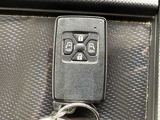 トヨタ エスティマ アエラス 千葉県 2012(平24)年 7.6万km 黒 純正ディーラーオプションHDDナビ/フルセグTV/Bluetooth/CD/DVD/バックカメラ/純正フリップダウンモニター/純正ビルトインETC/ISOFIX/両側パワースライドドア/クルーズコントロール/HIDヘッドライト