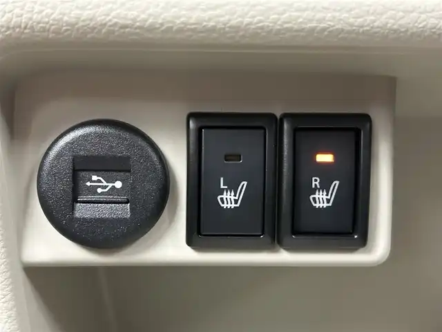 スズキ ラパン S セレクション 千葉県 2018(平30)年 3.4万km リフレクティブオレンジM/ホワイト2トーン 純正SDナビ/（CD/DVD/bluetooth/フルセグ）/バックカメラ/全方位カメラ/ウッド調パネル/アイドリングストップ/衝突軽減ブレーキ/前席シートヒーター/スマートキー/プッシュスタート/オートライト/オートエアコン/ステアリングスイッチ/純正フロアマット/純正ドアバイザー