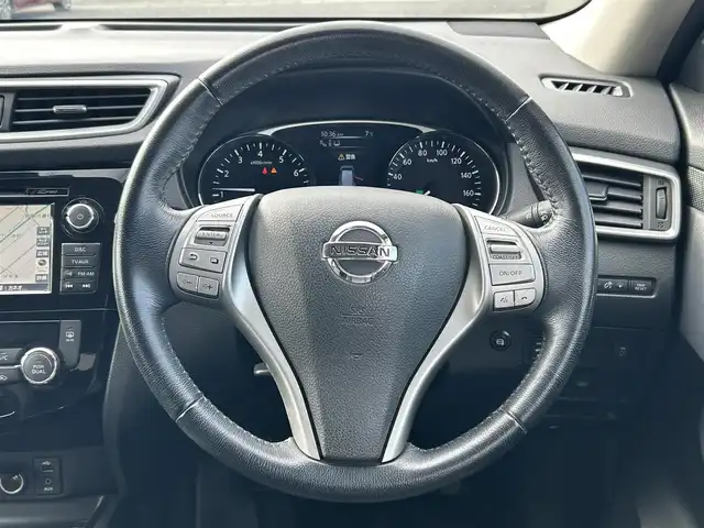 日産 エクストレイル 20Xt ブラックエクストリーマーX エマB 熊本県 2016(平28)年 2.2万km バーニングレッド 4WD/純正SDメモリナビ/AM/FM/CD/DVD/Bluetooth/USB/AUX/アラウンドビューモニター/ビルトインETC/ドライブレコーダー（前）/ABS/横滑り防止装置/車線逸脱警報/後側方車両検知警報/エマージェンシーブレーキ/ふらつき警報/進入禁止警報/駐車支援/LEDヘッドライト/フォグランプ/オートライト/ハーフレザーシート/シートヒーター（D/N)/プッシュスタート/スマートキー/スペアキー×2/純正革巻きステアリング/ステアリングスイッチ/電動格納ミラー/ミラーウィンカー/ドアバイザー/純正フロアマット/W+サイド+カーテンエアバック