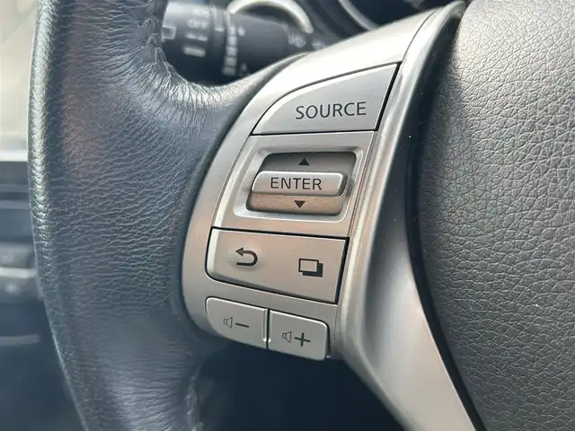 日産 エクストレイル 20Xt ブラックエクストリーマーX エマB 熊本県 2016(平28)年 2.2万km バーニングレッド 4WD/純正SDメモリナビ/AM/FM/CD/DVD/Bluetooth/USB/AUX/アラウンドビューモニター/ビルトインETC/ドライブレコーダー（前）/ABS/横滑り防止装置/車線逸脱警報/後側方車両検知警報/エマージェンシーブレーキ/ふらつき警報/進入禁止警報/駐車支援/LEDヘッドライト/フォグランプ/オートライト/ハーフレザーシート/シートヒーター（D/N)/プッシュスタート/スマートキー/スペアキー×2/純正革巻きステアリング/ステアリングスイッチ/電動格納ミラー/ミラーウィンカー/ドアバイザー/純正フロアマット/W+サイド+カーテンエアバック