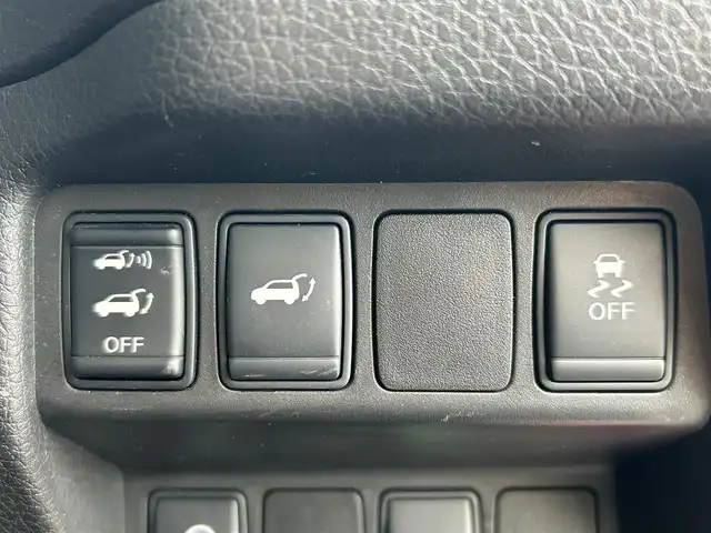 日産 エクストレイル 20Xt ブラックエクストリーマーX エマB 熊本県 2016(平28)年 2.2万km バーニングレッド 4WD/純正SDメモリナビ/AM/FM/CD/DVD/Bluetooth/USB/AUX/アラウンドビューモニター/ビルトインETC/ドライブレコーダー（前）/ABS/横滑り防止装置/車線逸脱警報/後側方車両検知警報/エマージェンシーブレーキ/ふらつき警報/進入禁止警報/駐車支援/LEDヘッドライト/フォグランプ/オートライト/ハーフレザーシート/シートヒーター（D/N)/プッシュスタート/スマートキー/スペアキー×2/純正革巻きステアリング/ステアリングスイッチ/電動格納ミラー/ミラーウィンカー/ドアバイザー/純正フロアマット/W+サイド+カーテンエアバック