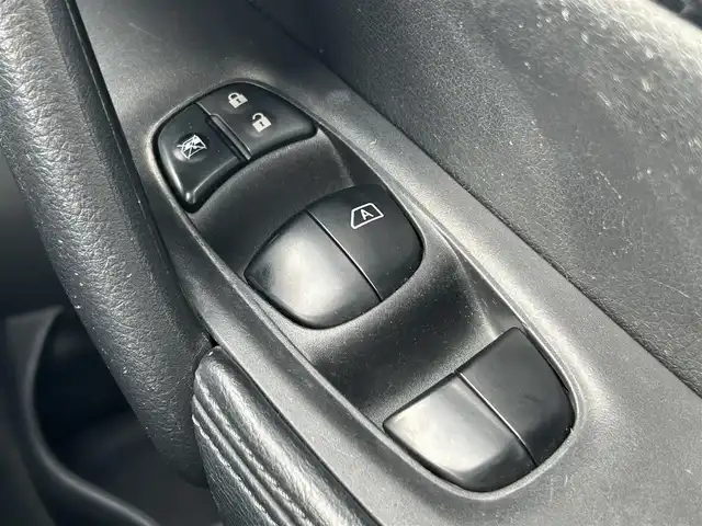 日産 エクストレイル 20Xt ブラックエクストリーマーX エマB 熊本県 2016(平28)年 2.2万km バーニングレッド 4WD/純正SDメモリナビ/AM/FM/CD/DVD/Bluetooth/USB/AUX/アラウンドビューモニター/ビルトインETC/ドライブレコーダー（前）/ABS/横滑り防止装置/車線逸脱警報/後側方車両検知警報/エマージェンシーブレーキ/ふらつき警報/進入禁止警報/駐車支援/LEDヘッドライト/フォグランプ/オートライト/ハーフレザーシート/シートヒーター（D/N)/プッシュスタート/スマートキー/スペアキー×2/純正革巻きステアリング/ステアリングスイッチ/電動格納ミラー/ミラーウィンカー/ドアバイザー/純正フロアマット/W+サイド+カーテンエアバック