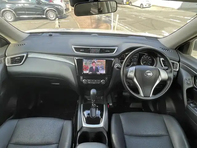 日産 エクストレイル 20X エマージェンシーブレーキ 福岡県 2016(平28)年 9万km ブリリアントホワイトパール (株)IDOMが運営する【じしゃロン八幡西店】の自社ローン対象車両になります。こちらは現金ご利用時の価格です。自社ローンご希望の方は別途その旨お申付け下さい。/衝突被害軽減システム/社外SDナビ/フルセグ/Bluetooth/バックカメラ/ETC/オートライト/カプロンシート/前席シートヒーター/コーナーセンサー