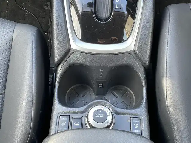 日産 エクストレイル 20X エマージェンシーブレーキ 福岡県 2016(平28)年 9万km ブリリアントホワイトパール (株)IDOMが運営する【じしゃロン八幡西店】の自社ローン対象車両になります。こちらは現金ご利用時の価格です。自社ローンご希望の方は別途その旨お申付け下さい。/衝突被害軽減システム/社外SDナビ/フルセグ/Bluetooth/バックカメラ/ETC/オートライト/カプロンシート/前席シートヒーター/コーナーセンサー