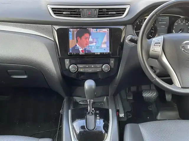 日産 エクストレイル 20X エマージェンシーブレーキ 福岡県 2016(平28)年 9万km ブリリアントホワイトパール (株)IDOMが運営する【じしゃロン八幡西店】の自社ローン対象車両になります。こちらは現金ご利用時の価格です。自社ローンご希望の方は別途その旨お申付け下さい。/衝突被害軽減システム/社外SDナビ/フルセグ/Bluetooth/バックカメラ/ETC/オートライト/カプロンシート/前席シートヒーター/コーナーセンサー