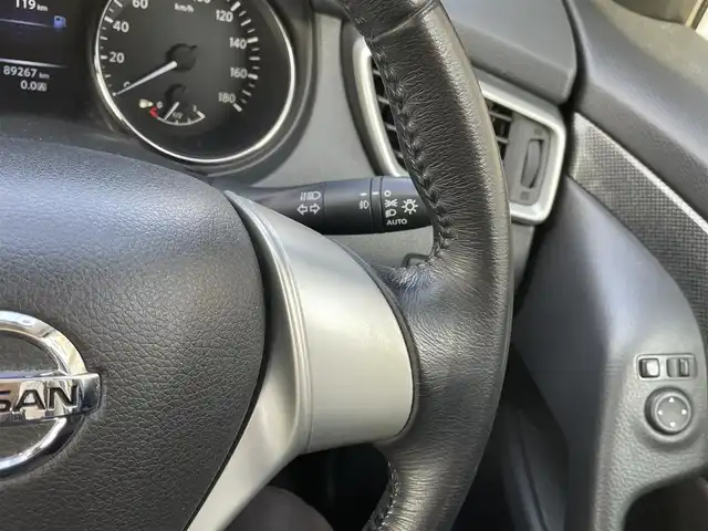 日産 エクストレイル 20X エマージェンシーブレーキ 福岡県 2016(平28)年 9万km ブリリアントホワイトパール (株)IDOMが運営する【じしゃロン八幡西店】の自社ローン対象車両になります。こちらは現金ご利用時の価格です。自社ローンご希望の方は別途その旨お申付け下さい。/衝突被害軽減システム/社外SDナビ/フルセグ/Bluetooth/バックカメラ/ETC/オートライト/カプロンシート/前席シートヒーター/コーナーセンサー