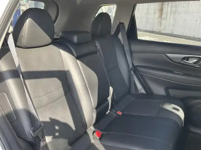 日産 エクストレイル 20X エマージェンシーブレーキ 福岡県 2016(平28)年 9万km ブリリアントホワイトパール (株)IDOMが運営する【じしゃロン八幡西店】の自社ローン対象車両になります。こちらは現金ご利用時の価格です。自社ローンご希望の方は別途その旨お申付け下さい。/衝突被害軽減システム/社外SDナビ/フルセグ/Bluetooth/バックカメラ/ETC/オートライト/カプロンシート/前席シートヒーター/コーナーセンサー