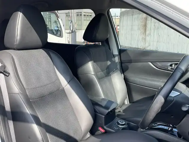 日産 エクストレイル 20X エマージェンシーブレーキ 福岡県 2016(平28)年 9万km ブリリアントホワイトパール (株)IDOMが運営する【じしゃロン八幡西店】の自社ローン対象車両になります。こちらは現金ご利用時の価格です。自社ローンご希望の方は別途その旨お申付け下さい。/衝突被害軽減システム/社外SDナビ/フルセグ/Bluetooth/バックカメラ/ETC/オートライト/カプロンシート/前席シートヒーター/コーナーセンサー